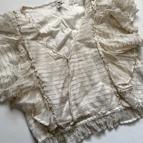 Amuse Society  Cream & Gold Ruffle Cop-top size Medium - Picture 2 of 5